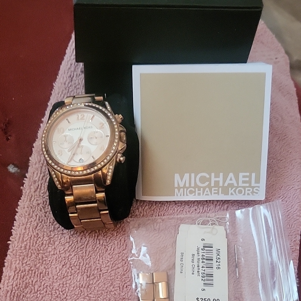 BRAND NEW Michael Kors Gold Women's Watch